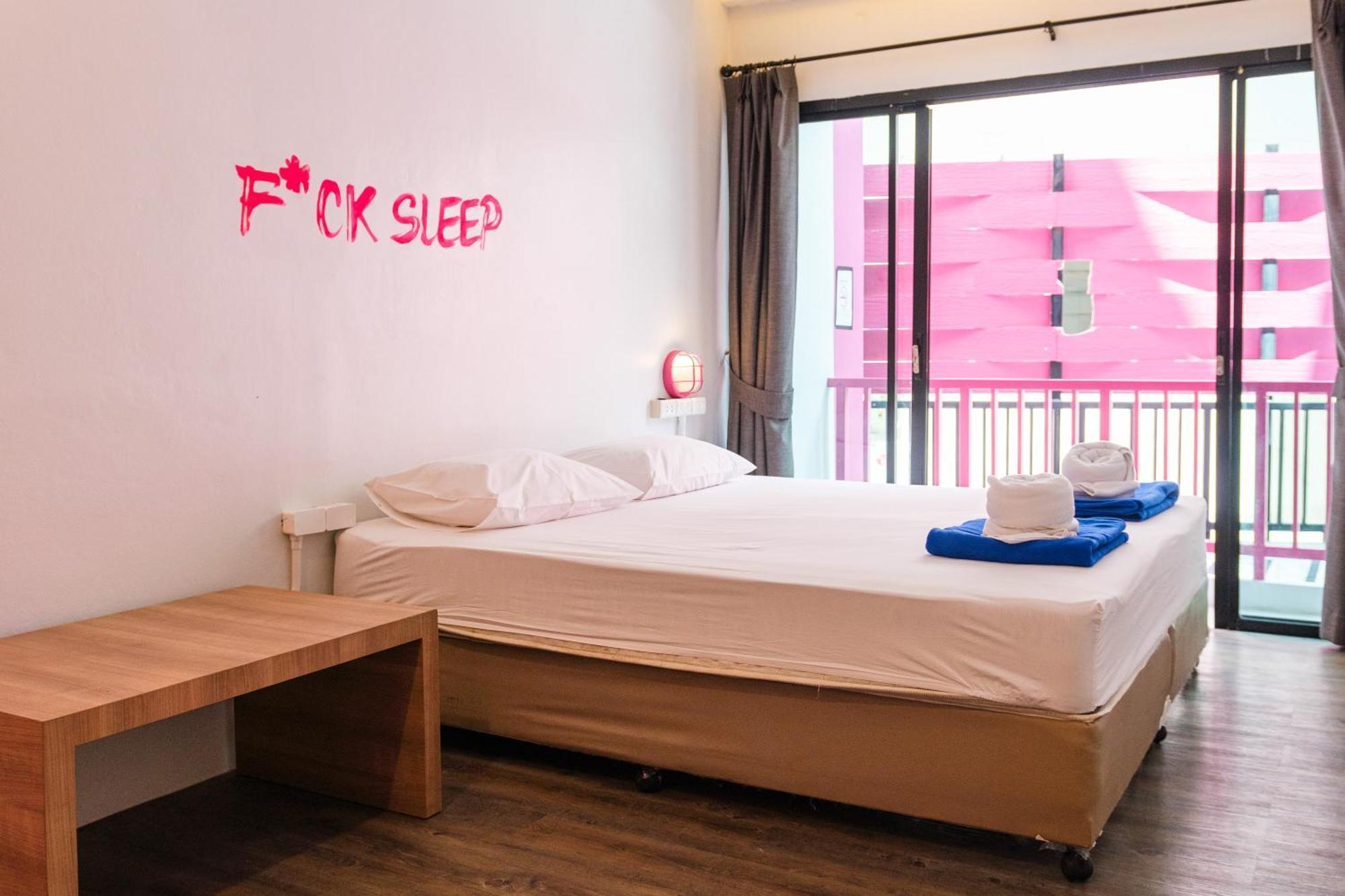 بيت شباب Slumber Surf Phuket Kata المظهر الخارجي الصورة